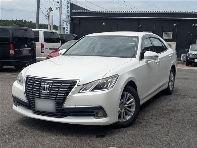 2014 Toyota Crown Royal