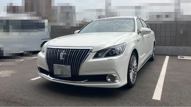 2013 Toyota Crown Majesta F Version