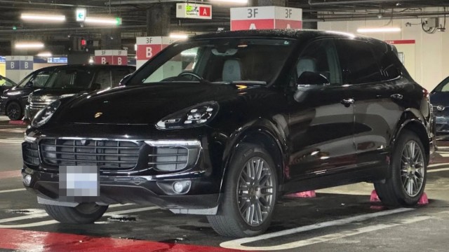 2017 Porsche Cayenne Platinum Edition