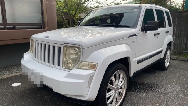 2011 CHRYSLERJEEP JEEP Cherokee Sports