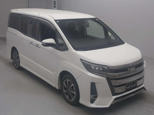 2018 Toyota Noah Si Double Bee — Photo 1
