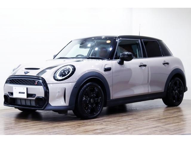 2023 BMW_Mini BMW Mini 5HB Cooper SD Premium+ Package Classic Trim — Photo 1