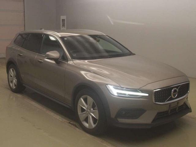 2021 VOLVO VOLVOV60CrossCountry Cross Country B5 AWD 4WD