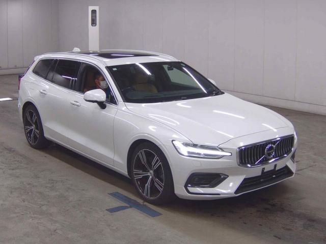 2021 VOLVO V60 B5 Inscription Climate Package