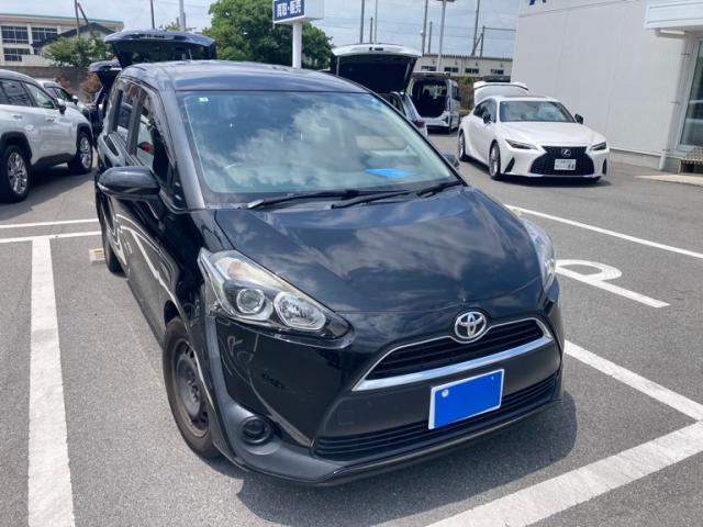 2017 Toyota Sienta X — Photo 1