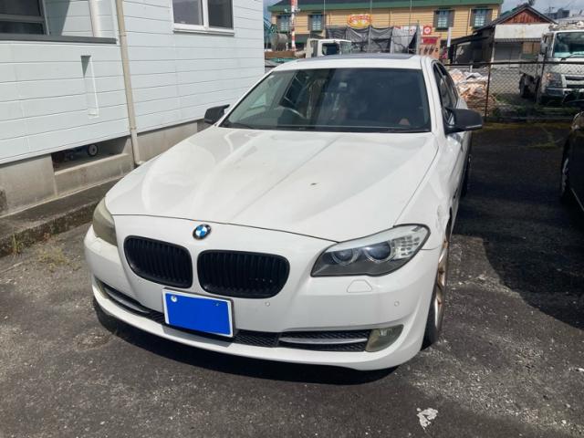 2010 BMW 5 SERIES 528i — Photo 1