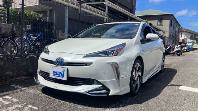 2020 Toyota Prius S Touring Selection