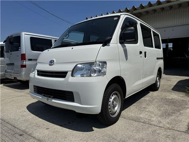 2017 Toyota LITEACE VAN GL 4WD Power Front Backup Camera Navigation TV 5-seater ETC