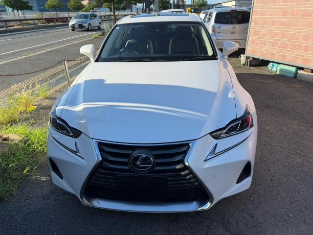 2017 LEXUS IS Hybrid IS300h Version L