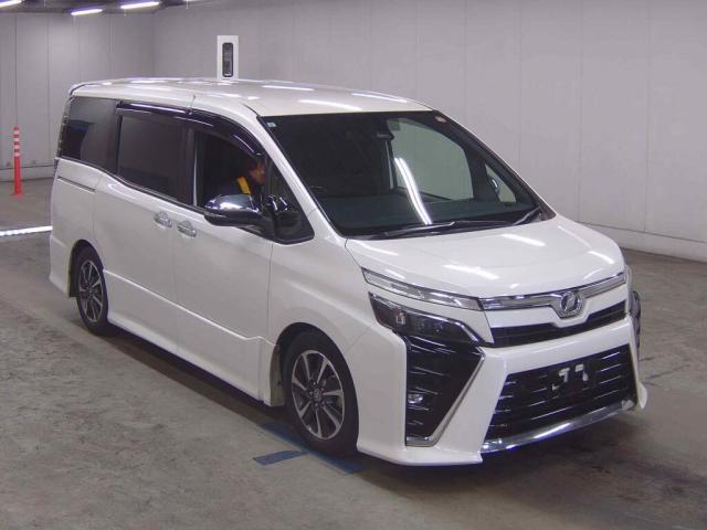 2019 Toyota Voxy ZS Kirameki?