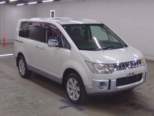 2011 MITSUBISHI Delica D5 G Premium