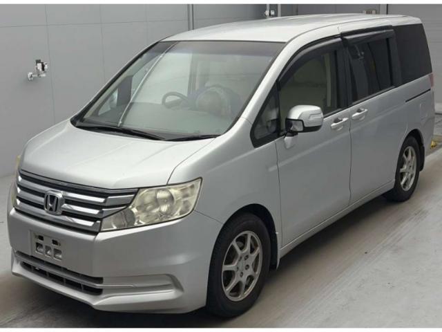 2014 Honda STEPWAGON G Comfort Selection — Photo 1