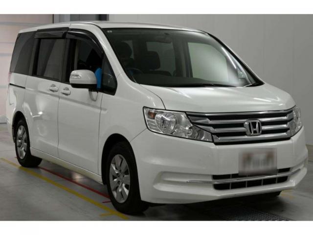 2013 Honda STEPWAGON G E Selection