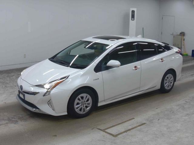 2017 Toyota Prius S Safety Plus Moonroof