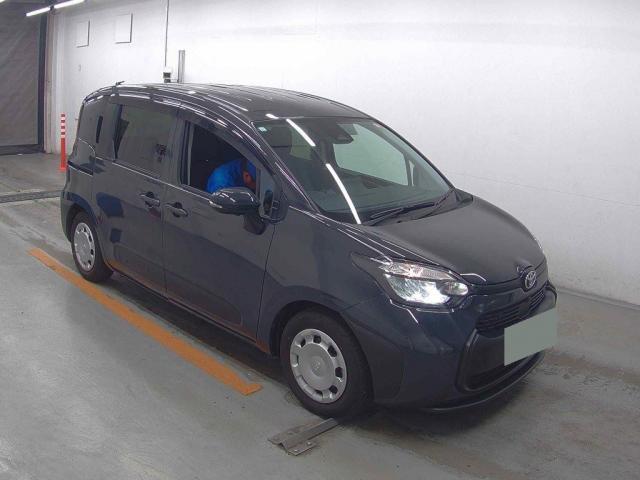 2023 Toyota Sienta G — Photo 1