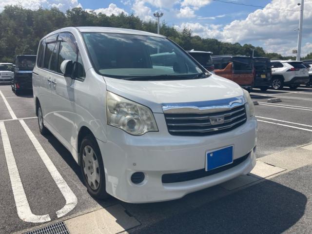 2011 Toyota Noah Special Edition X Smart Edition