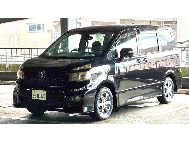 2010 Toyota Voxy ZS — Photo 1