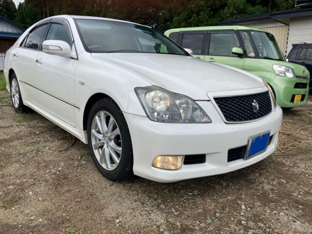 2005 Toyota Crown Athlete — Photo 1