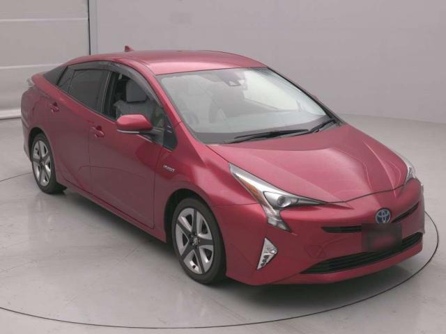 2016 Toyota Prius S Touring Selection — Photo 1