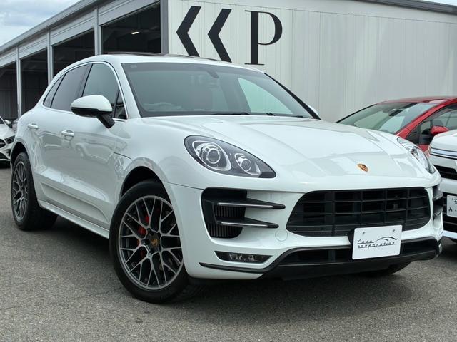 2014 Porsche Macan Macan Turbo