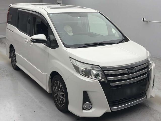 2015 Toyota NOAH Si Sunroof