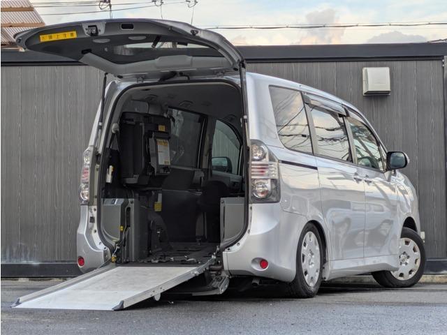 2009 Toyota Voxy 2.0 X L Edition Welcab Slope Type I 2 Wheelchairs Specification