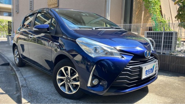 2017 Toyota Vitz Hybrid ハイブリッドF セーフティーエディション