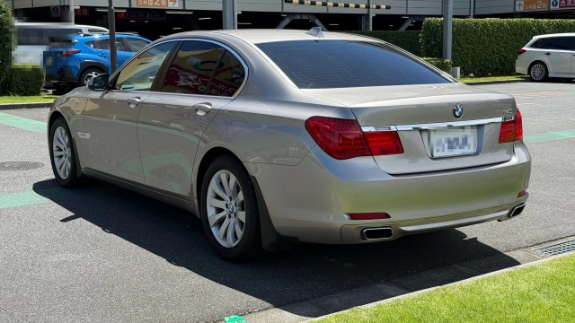 2012 BMW 7 SERIES 740i