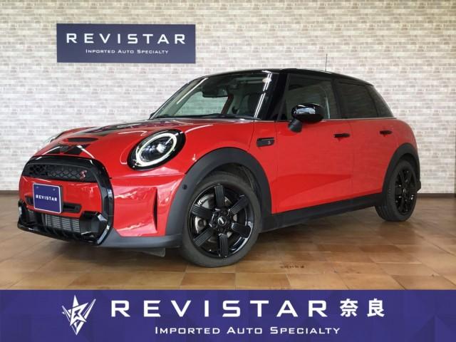 2022 MINI 5HB Cooper SD, Half Leather, Clean Diesel, Navigation, Back Camera, Corner Sensor