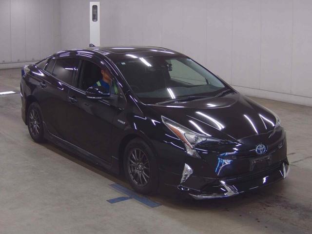 2018 Toyota Prius S Safety Plus