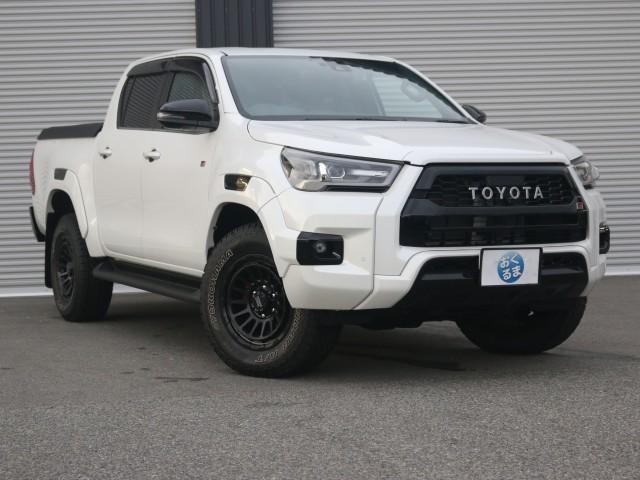 2023 Toyota Hilux Truck 4D Z GR SPORT Hard Tonneau Cover & Bed Liner w/ TOYOTA Decal Panoramic View