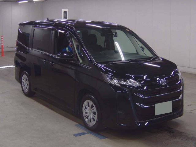 2022 Toyota Noah X