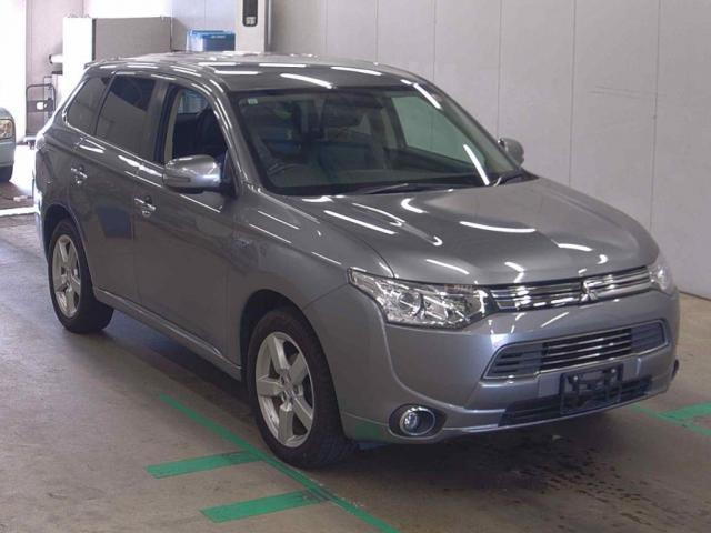 2013 Mitsubishi Outlander PHEV G Premium Package