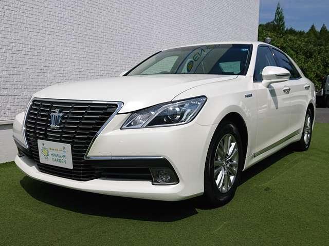 2013 Toyota Crown Hybrid Royal Saloon
