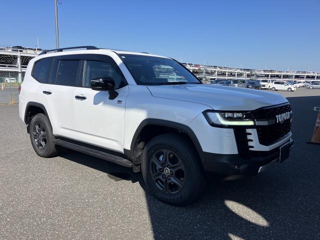 2025 Toyota LandCruiser GR Sport
★Late Model
★4WD
★Cold Weather Specification
★Moonroof
★JBL
★Panoramic View M
★RCC