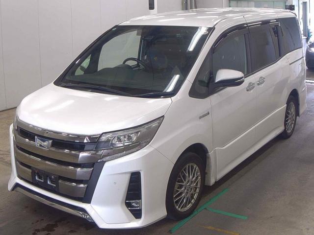 2020 Toyota Noah Hybrid Hybrid Si Double Bee?