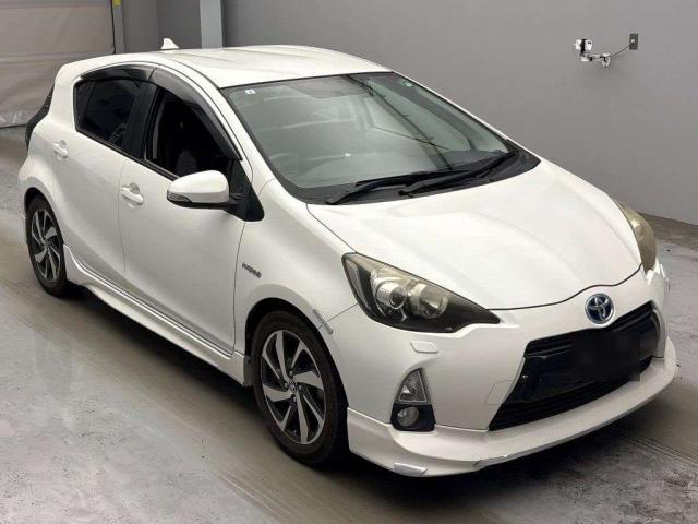 2013 Toyota Aqua G