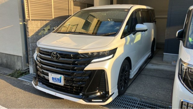 2023 Toyota Vellfire Hybrid Z Premia