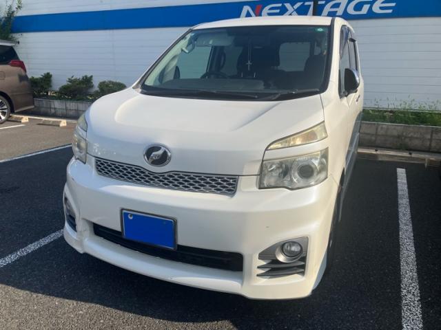 2011 Toyota Voxy Special ZS Kirameki 2