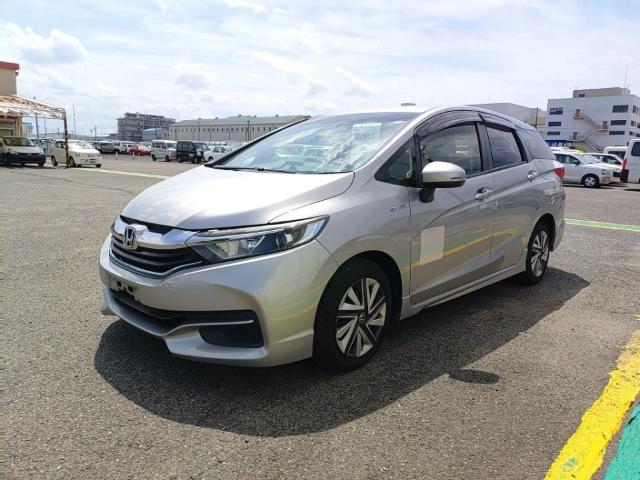 2017 Honda Shuttle Hybrid HYBRID 2WD 5-Door 7-Speed AT Navigation S Safety Package