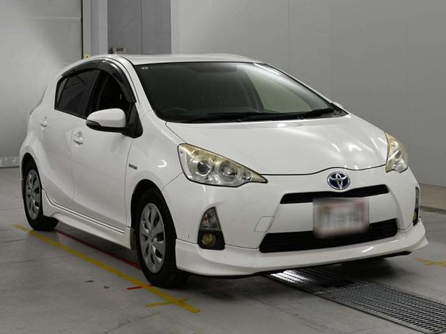 2013 Toyota Aqua G
