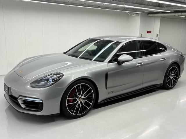 2020 Porsche PANAMERA GTS