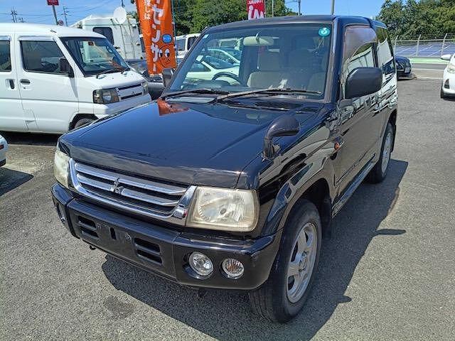 2004 Mitsubishi Pajeromini XR