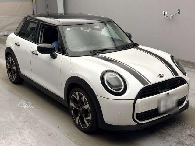 2024 MINI 5HB Cooper S Classic Trim