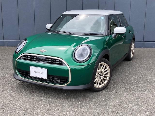 2026 MINI 5HB Cooper C Favored Trim