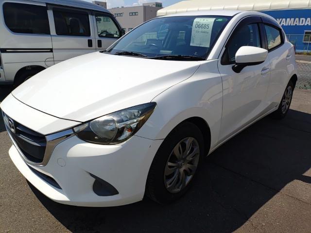 2015 Mazda Demio 13C 2WD 5-door 6FAT