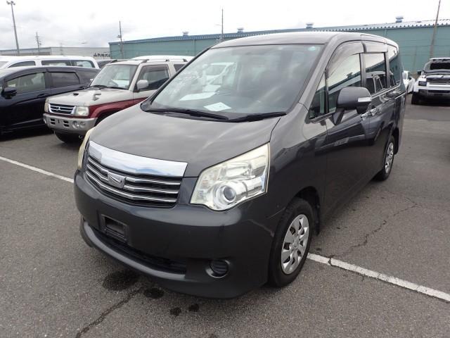 2011 Toyota Noah X Smart Edition