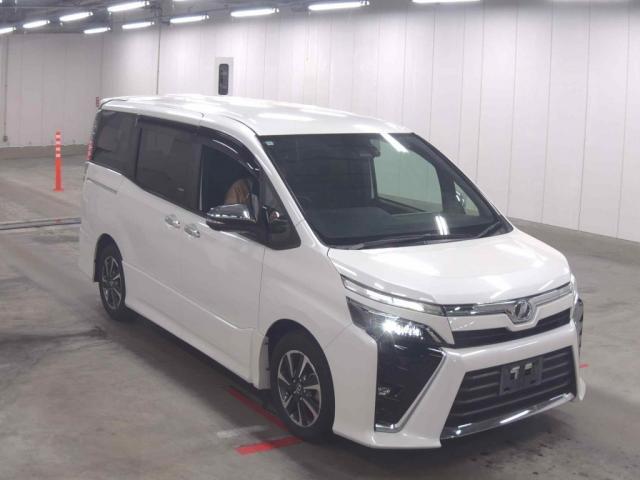 2018 Toyota Voxy ZS Kirameki 10-inch Navigation Rear Seat Monitor