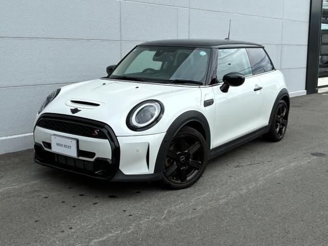 2024 MINI 3HB Cooper S Premium Plus Package Classic Trim