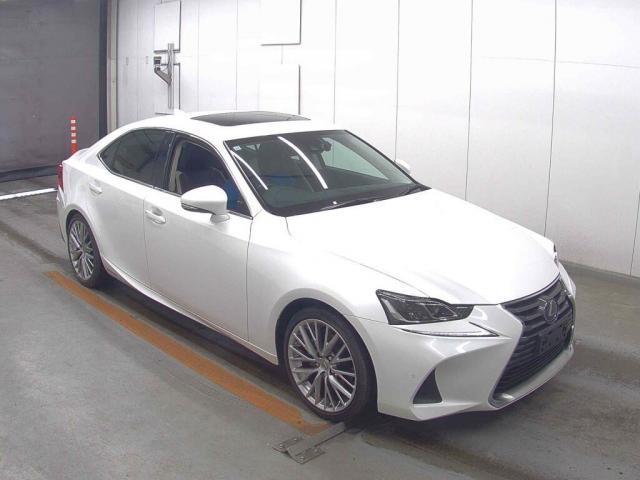 2017 Lexus IS Hybrid IS300h Version L